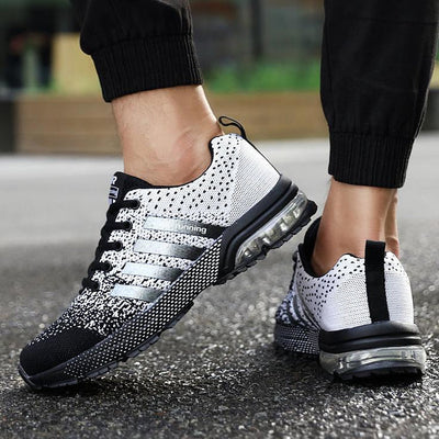 Ultra Comfy Runmax Sneakers