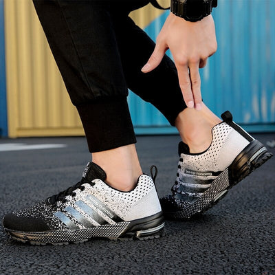 Ultra Comfy Runmax Sneakers
