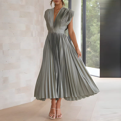 Stella™ - Elegant V-neck Pleated Maxi Dress