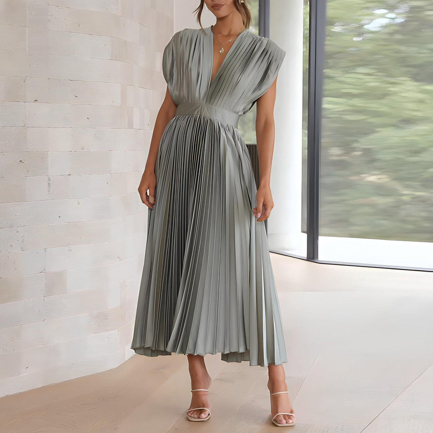 Stella™ - Elegant V-neck Pleated Maxi Dress