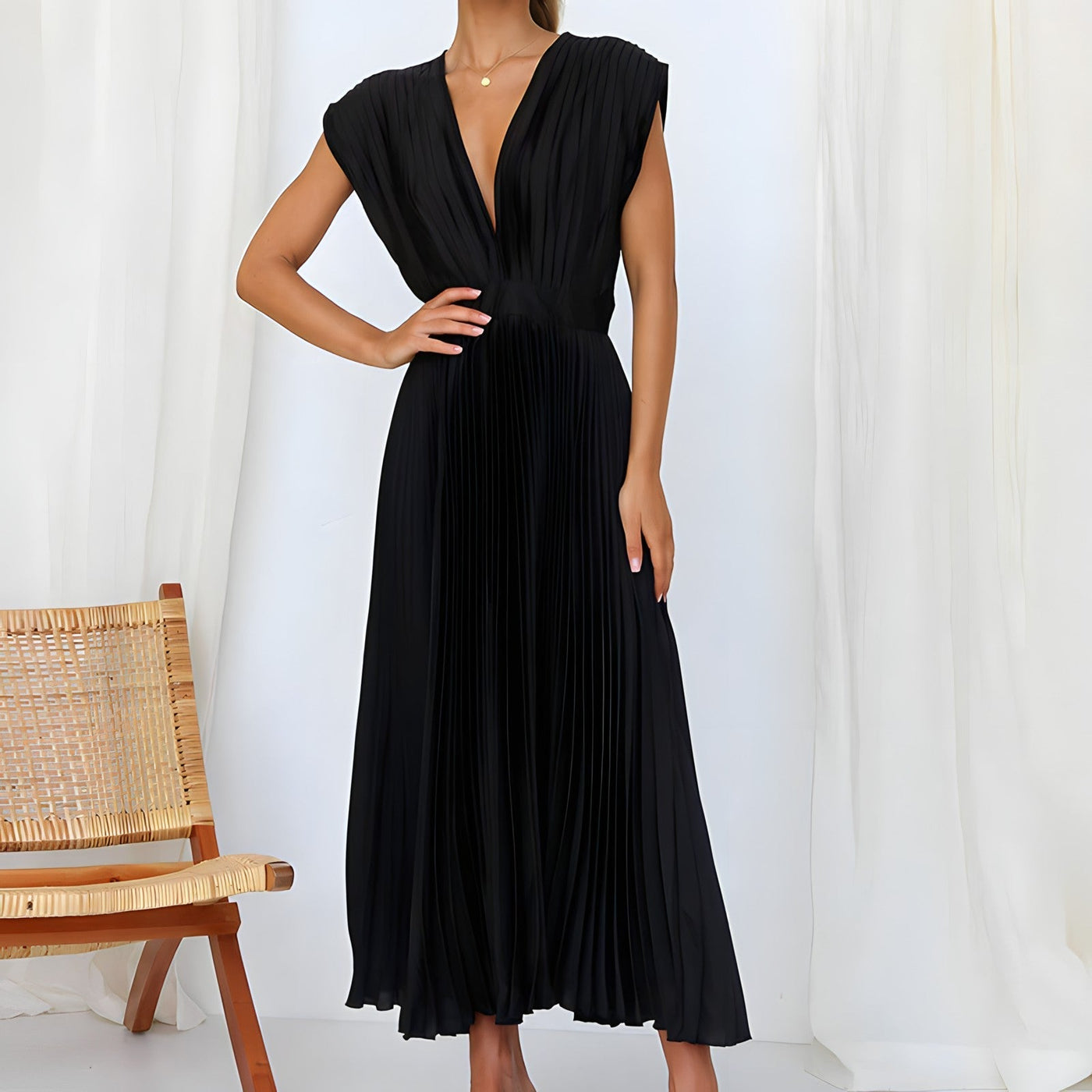 Stella™ - Elegant V-neck Pleated Maxi Dress